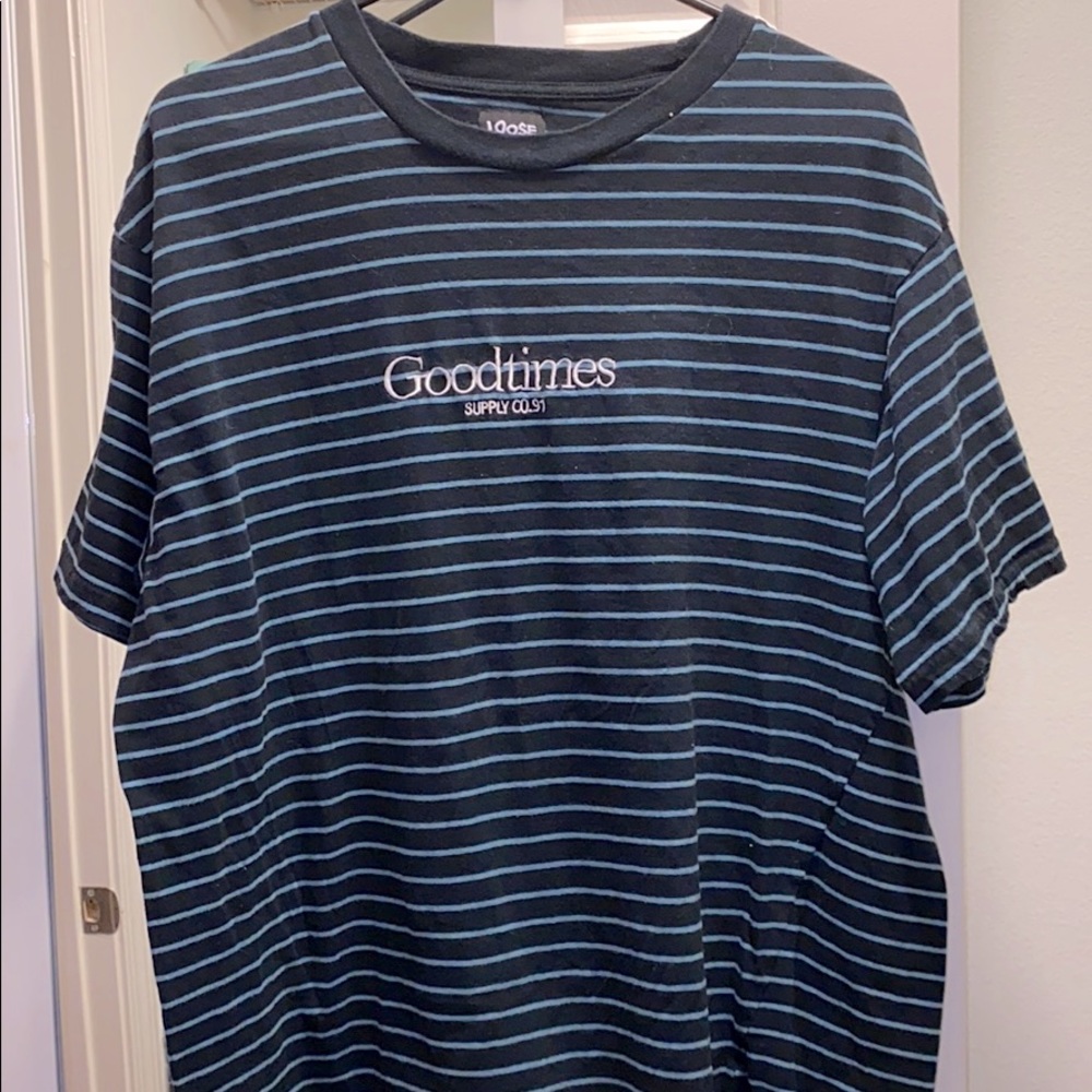 Men’s t shirt from Cotton On. Size: XL